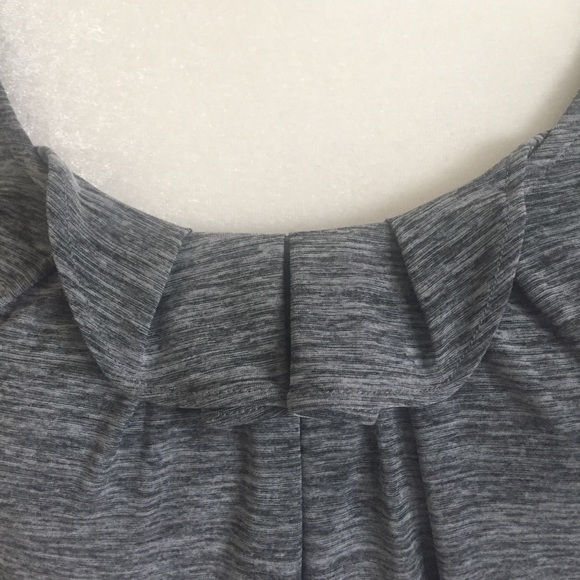 To the Max Grey Ruffle Front Top Size XS - Picture 2 of 6
